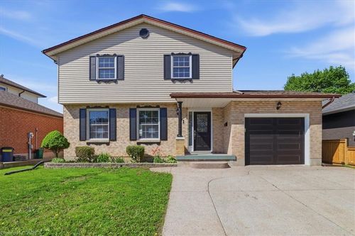 71 W Acres Cres, Kitchener, ON, N2N3G8 | Card Image