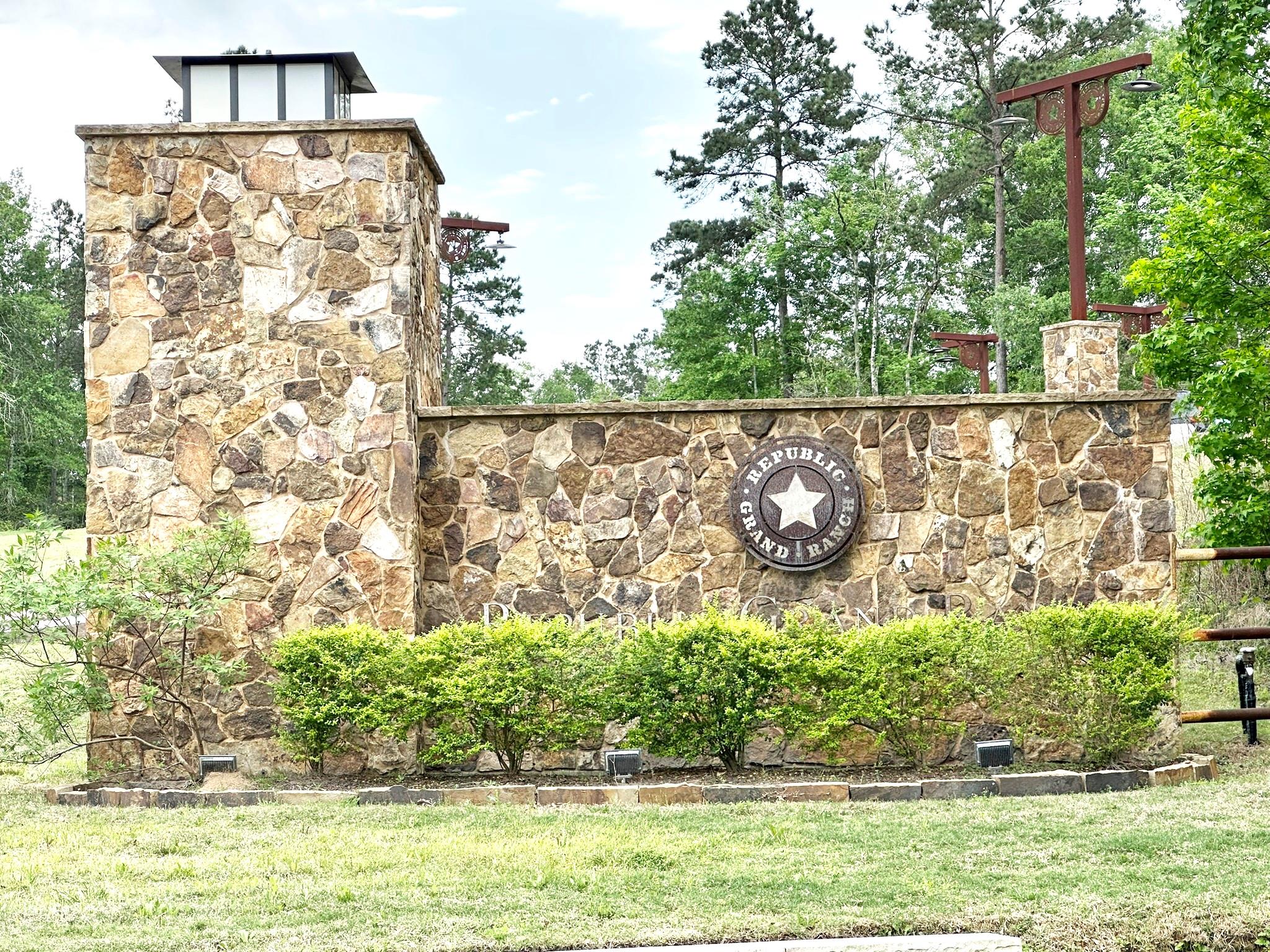 15812 Wood Grove Way, For Sale in Willis - eXp Realty