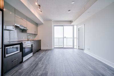 2115 - 188 Fairview Mall Dr, Condo with 2 bedrooms, 2 bathrooms and 1 parking in North York ON | Image 3