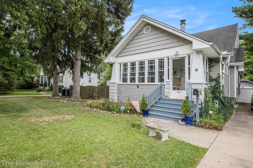 140 E Lawrence Ave, Royal Oak, MI, 48073-3448 | Card Image