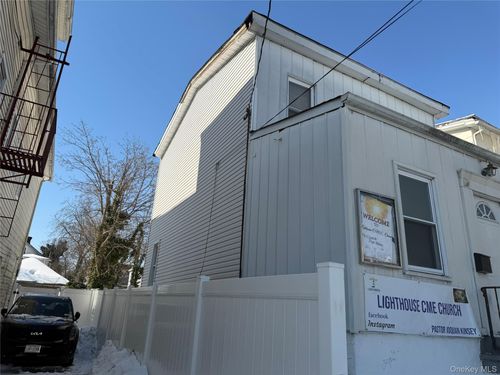 452 S 7th Ave, Mount Vernon, NY, 10550-4422 | Card Image