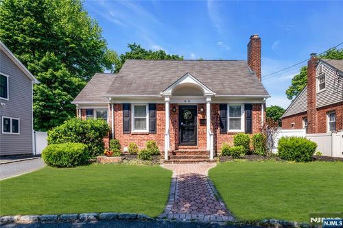 40 Merritt Ave, Dumont, NJ, 07628-2617 | Card Image