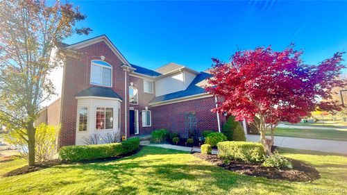 1838 Mackwood Rd, Rochester Hills, MI, 48307-4317 | Card Image