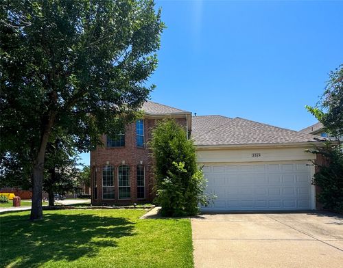 2024 Oak Hollow Dr, Bedford, TX, 76021-6040 | Card Image
