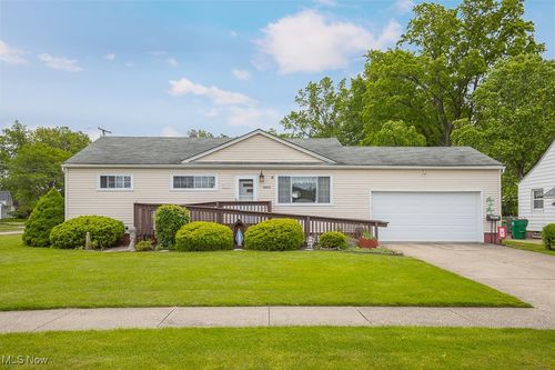 30812 Ronald Dr, Willowick, OH, 44095-4347 | Card Image
