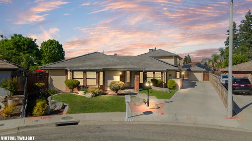 1232 N Lindale Way, Porterville, CA, 93257 | Card Image