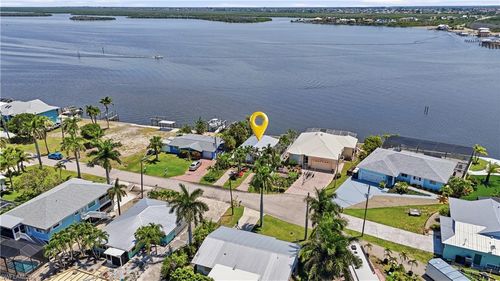 2498 Bayshore Dr, MATLACHA, FL, 33993-9729 | Card Image