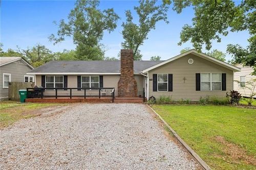285 Eighth Street Dr, Ponchatoula, LA, 70454-3813 | Card Image