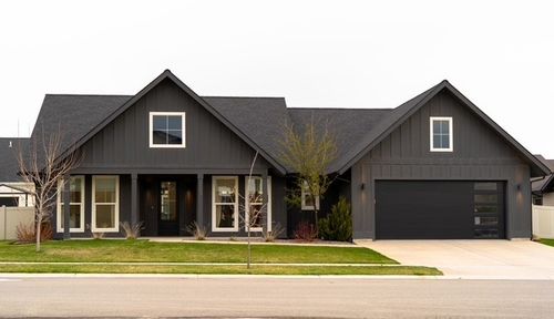 123 Owl Loop, Kalispell, MT, 59901-6861 | Card Image