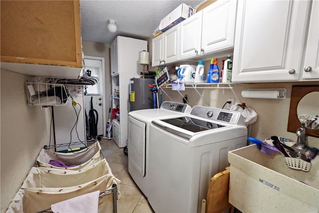 686 Joy St, House other with 3 bedrooms, 2 bathrooms and null parking in SEBASTIAN FL | Image 15