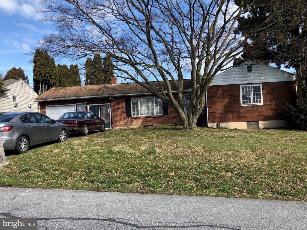 Ridgeview Ave, Lancaster, PA 17603