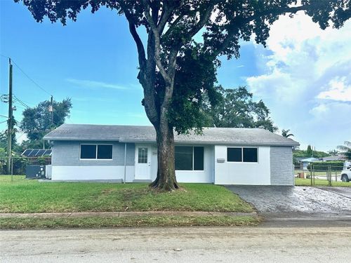 2241 N 57th Way, Hollywood, FL, 33021-3828 | Card Image