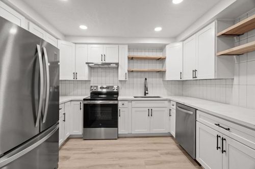 apt-207-1033 Crestview Dr, Mountain View, CA, 94040-3446 | Card Image