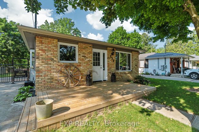 250 William St E, House other with 3 bedrooms, 2 bathrooms and 3 parking in Parkhill ON | Image 33