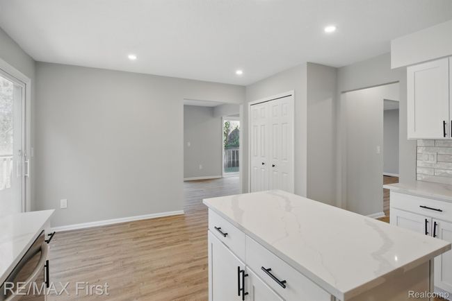 6620 Red Cedar Ln, Condo with 3 bedrooms, 3 bathrooms and null parking in West Bloomfield MI | Image 25