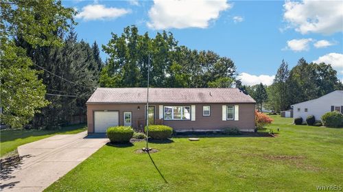 7284 Woodland Dr, Hamburg, NY, 14075-6928 | Card Image