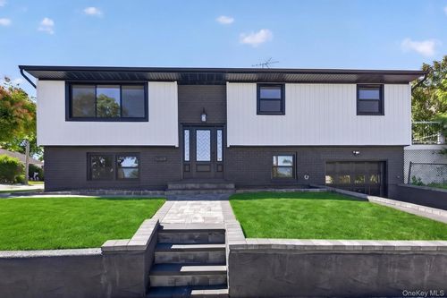 115 Arthur Ave, Floral Park, NY, 11001-3501 | Card Image