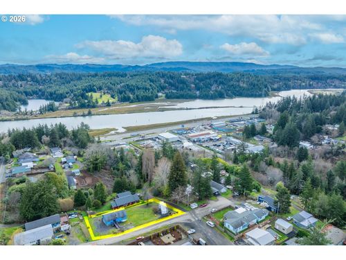 63503 3rd Rd, Coos Bay, OR, 97420-5710 | Card Image