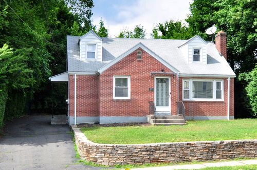27 Brook St, New Britain, CT, 06051-3427 | Card Image