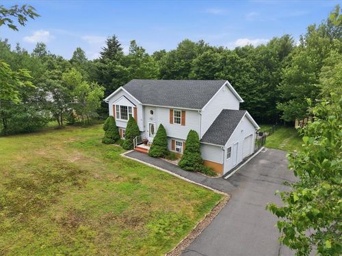 209 Center Dr, Blakeslee, PA, 18610-7883 | Card Image