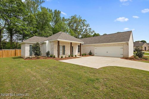 217 Jasmine Cove Cir, Brandon, MS, 39042-1102 | Card Image