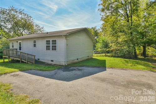 12 Moody St, Candler, NC, 28715-4506 | Card Image