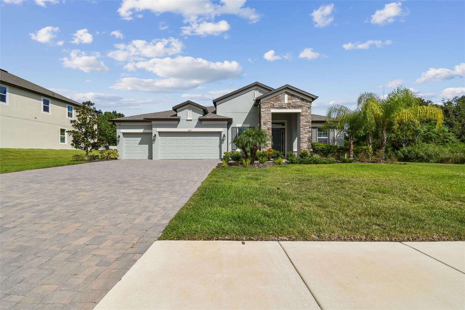 Cabernet Ave, Seffner, FL 33584