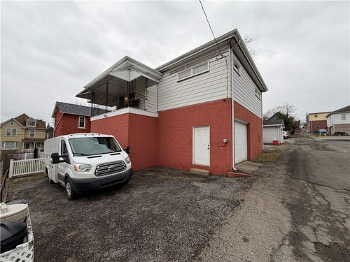 28 Union St, Uniontown, PA, 15401-4218 | Card Image