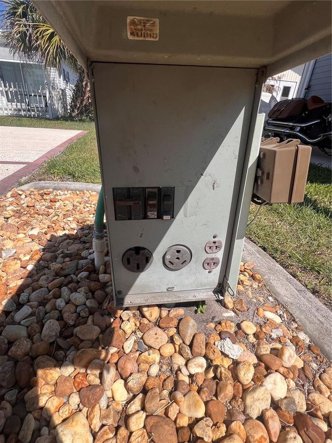 RV hook-up | Image 15