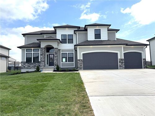 3207 Sw Enoch St, Lee's Summit, MO, 64082-2224 | Card Image