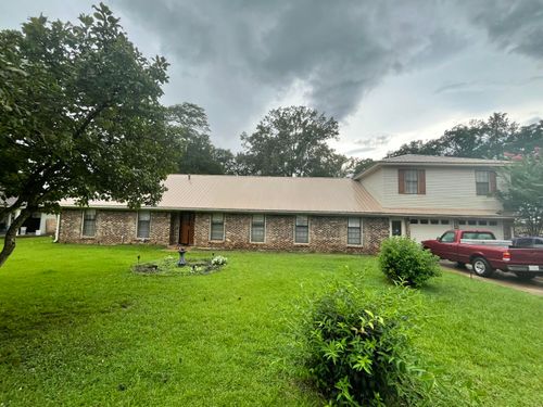 1701 Woodview Cir, Amory, MS, 38821-2216 | Card Image