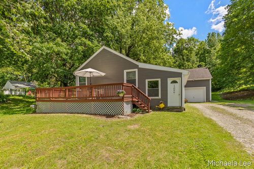 13086 Grand River Dr, Lowell, MI, 49331-9301 | Card Image