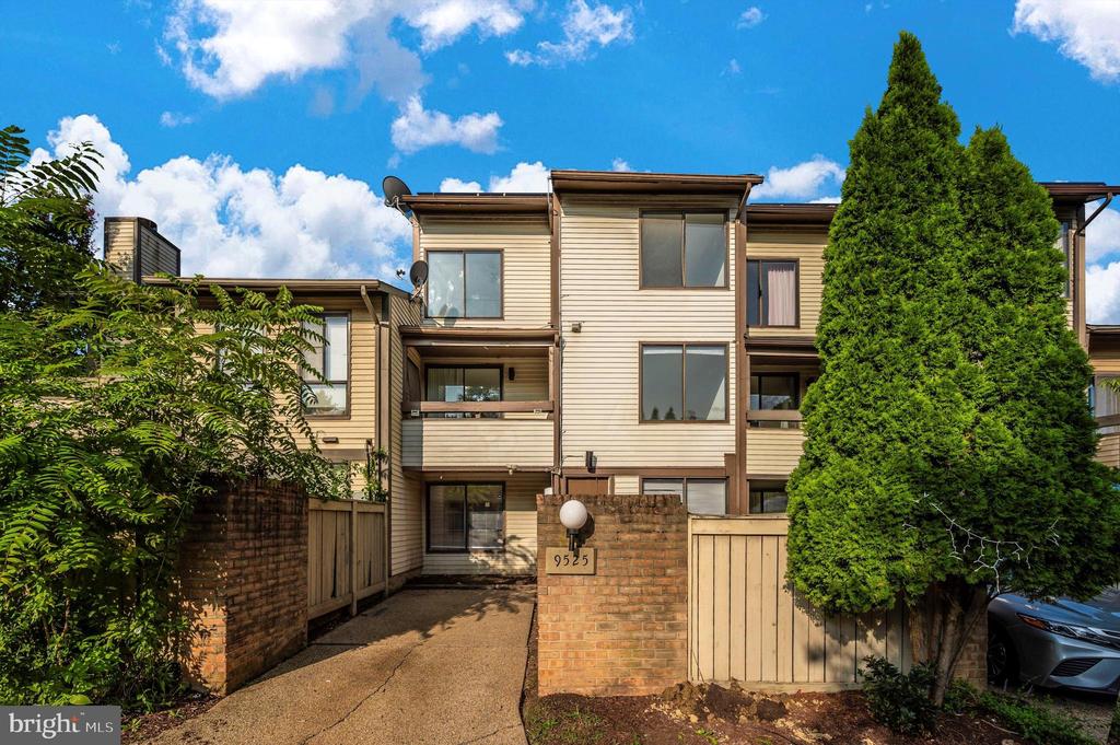 Treyford Ter, Montgomery Village, MD 20886