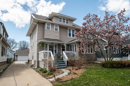 329 N 68th St, Wauwatosa, WI, 53213-3930 | Card Image