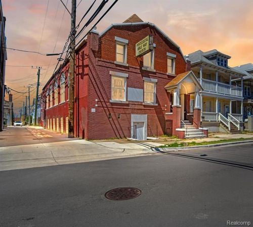 2935 Yemans St, Hamtramck, MI, 48212-3263 | Card Image