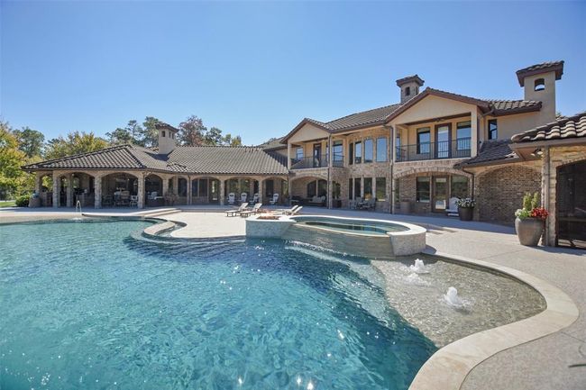 Resort style swimming pool | Image 45