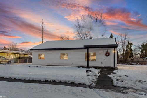 802 Mckeighan Ave, Flint, MI, 48507-2800 | Card Image