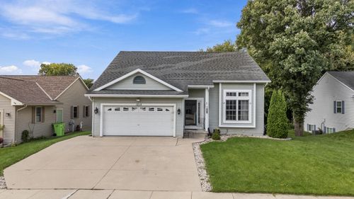 1215 Elm St, Hartford, WI, 53027-2783 | Card Image