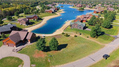 W5561 Castaway Drive, Germantown, WI, 53950 | Card Image