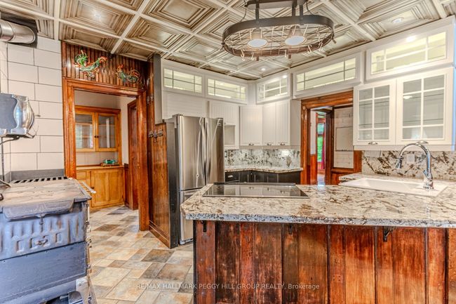 210 Bradford St, Home with 0 bedrooms, 1 bathrooms and 4 parking in Barrie ON | Image 4