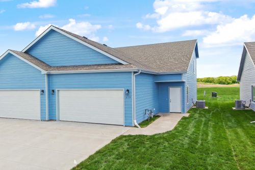 2719 Amelia Ln, Salina, KS, 67401-8547 | Card Image