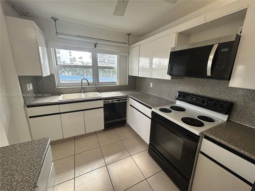 apt-401-1825 S Ocean Dr, Hallandale Beach, FL, 33009-4978 | Card Image