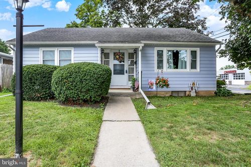 832 W Maple St, PALMYRA, PA, 17078-2022 | Card Image