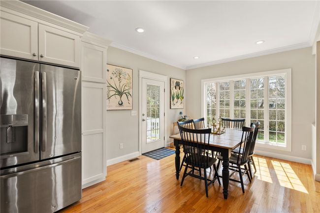 37 Island Dr, House other with 4 bedrooms, 3 bathrooms and 6 parking in Middletown RI | Image 9