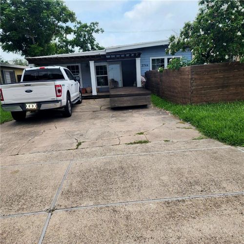 3744 Topeka St, Corpus Christi, TX, 78411-1628 | Card Image