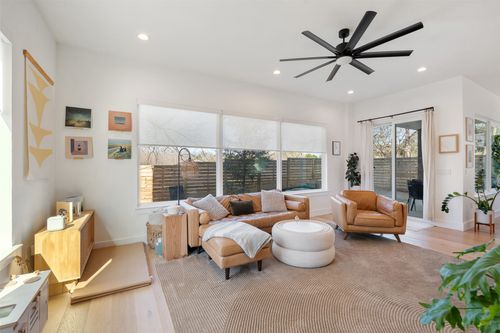 2-5604 Samuel Huston Ave, Austin, TX, 78721-2200 | Card Image