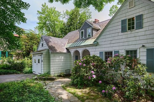 63 Prospect St, Northampton, MA, 01060-2130 | Card Image