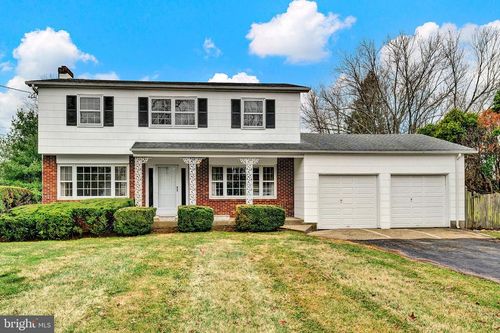 21 Fabrow Dr, TITUSVILLE, NJ, 08560-1101 | Card Image