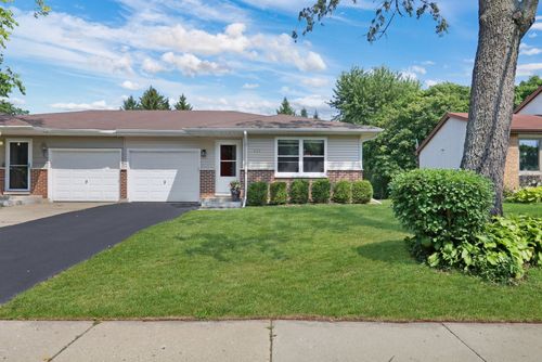 537 Lincoln Ave, Grayslake, IL, 60030-2426 | Card Image