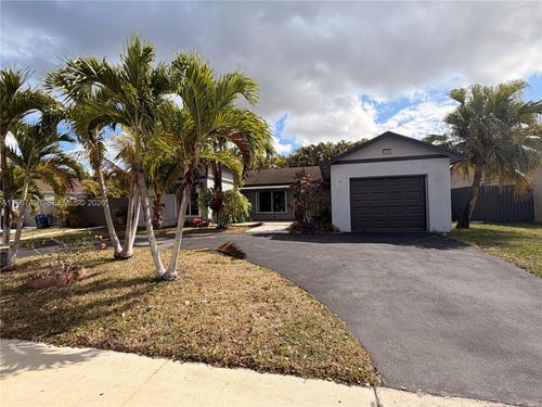 6080 Nw 199th St, Hialeah, FL, 33015-4803 | Card Image